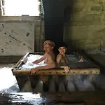 Fetal Hut - плідна хата *